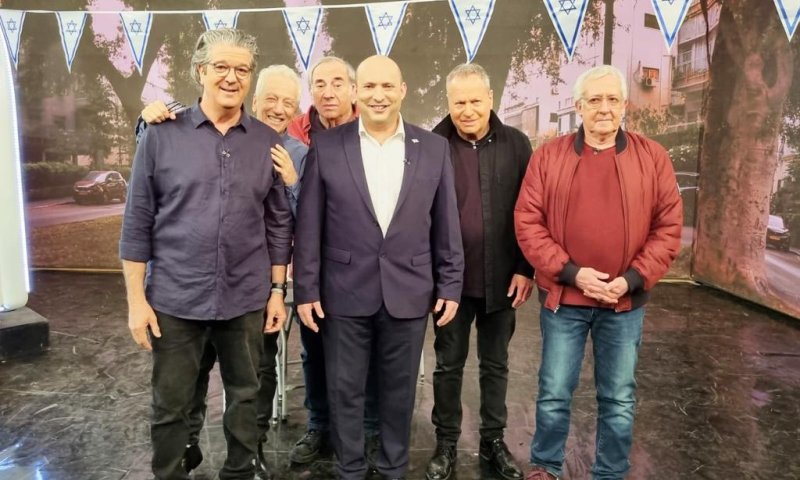 ראש הממשלה בנט הצטלם לתכנית ספיישל של 'זהו זה'