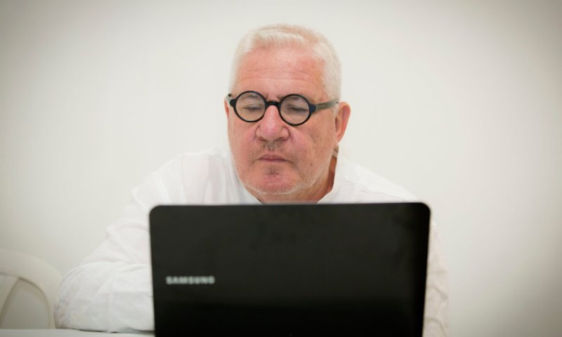 מייסד 'בצלם' מצטרף לצוות ההגנה של עמירם בן אוליאל