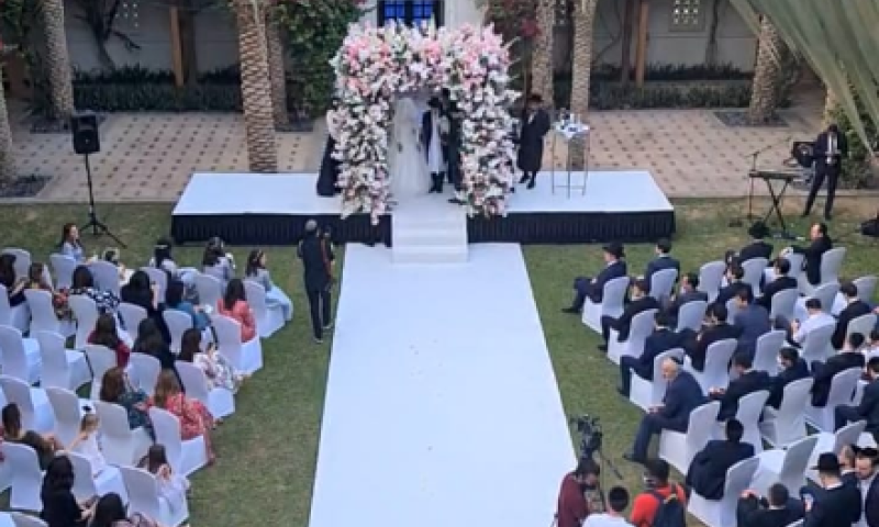 מזל טוב: חתונה יהודית ראשונה בדובאי &bull; צפו