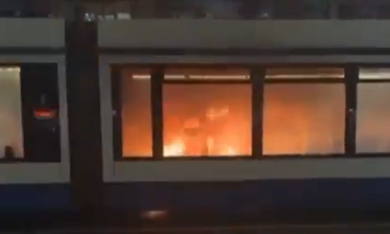 זה לא נגמר: מפגינים אנטי ישראלים הציתו רכבת באמסטרדם