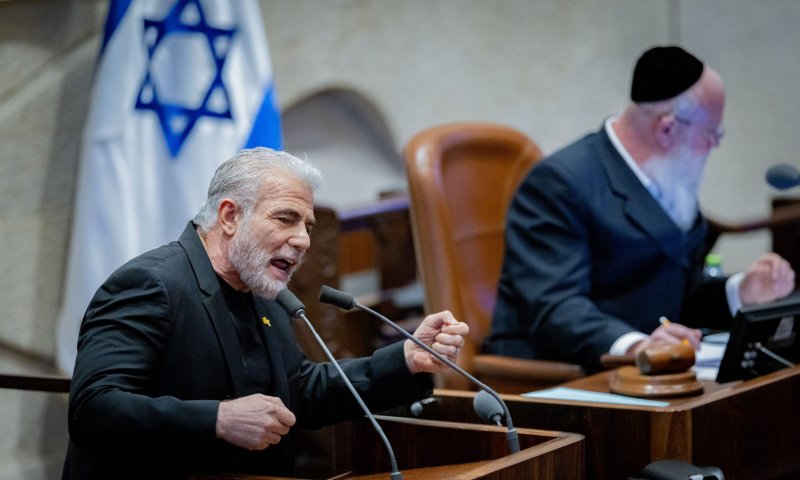 לפיד במליאת הכנסת: "ראש הממשלה, תבקש סליחה"