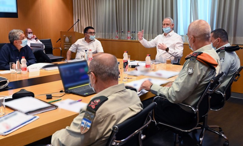 גנץ הורה על גיוס מילואים נוסף למאבק בקורונה