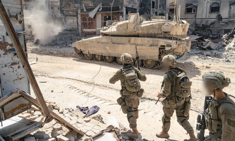 תיעוד: מחבל מטמין מטען ומחוסל תוך שניות. צפו