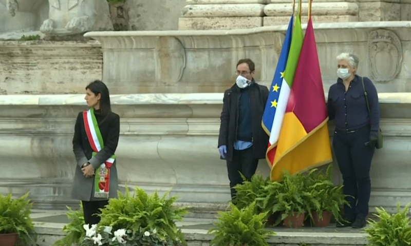 צפו: איטליה בדקה דומיה לזכר קרבנות מגפת הקורונה