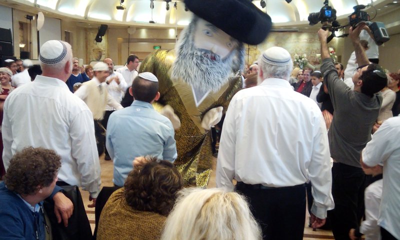 הבבא בובה: מצווה טאנץ כזה עוד לא ראיתם