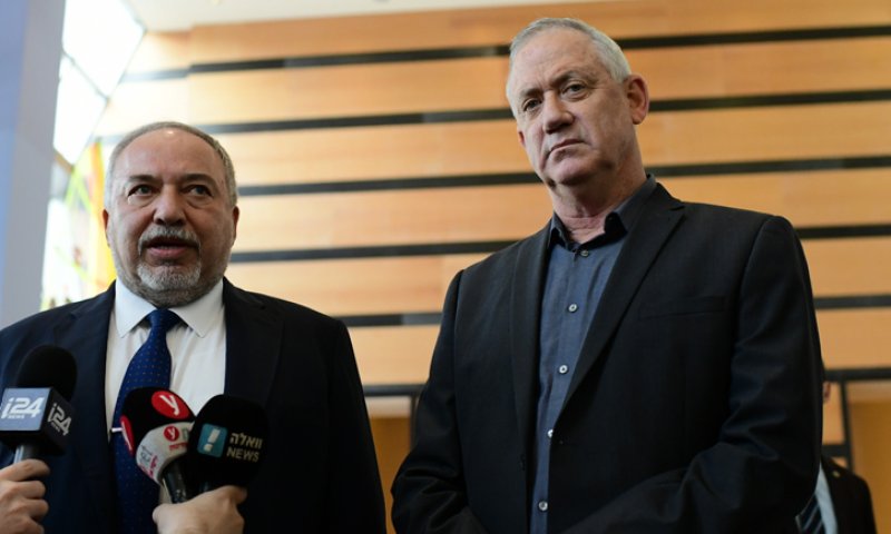 ההצעה של ליברמן לגנץ לסיום הפלונטר הפוליטי