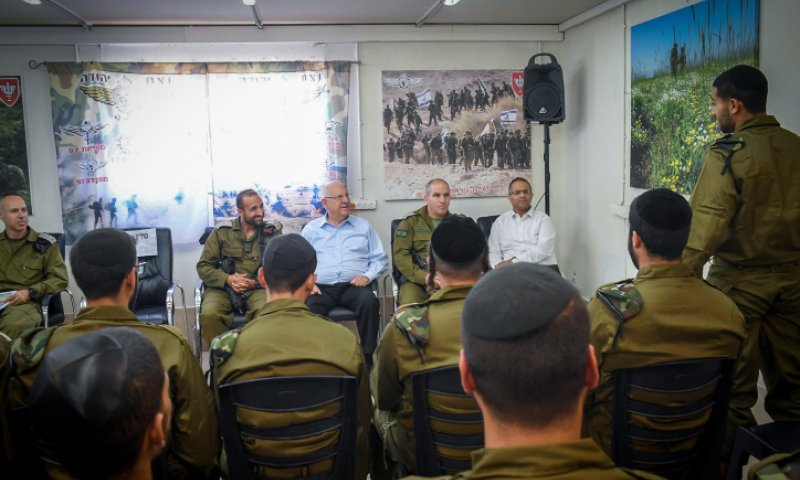 פטירת הרב אויערבך: "לכו להלוויה בלי מדים"