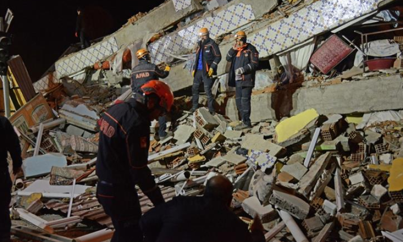 טורקיה: מניין ההרוגים ברעידת האדמה עלה ל-35