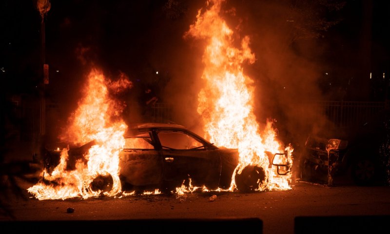 מהומות בארה"ב: עשרות שוטרים ומפגינים נפצעו