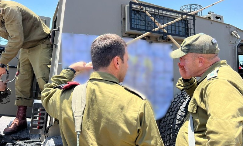 צה"ל במרדף: מפקדי הגזרה מובילים את המצוד למחבל