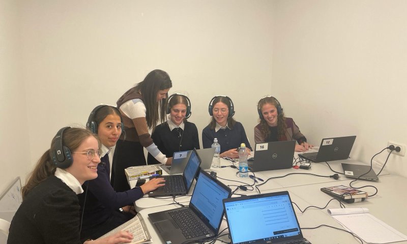 מנהלת החמ"ל החרדי קיבלה אות האבירות