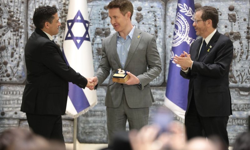 הוקרה מיוחדת לעיתונאי הבריטי תומך ישראל: "עומד לצידכם"