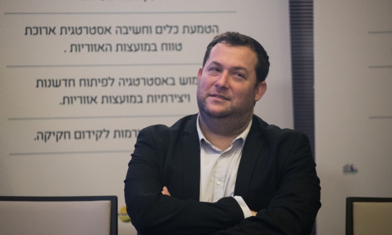אשתו של יוסי דגן 'השתלטה' לו על הפייסבוק
