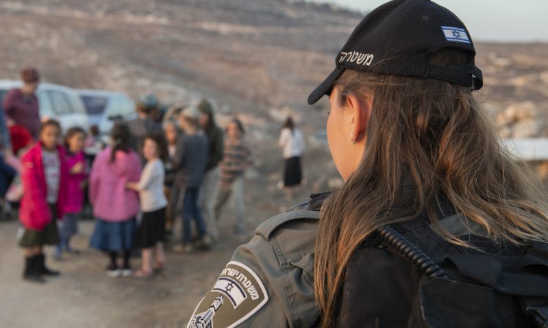 שוטר הורשע בהטרדה מינית והתנכלות לשוטרת