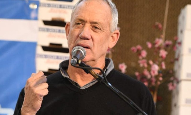 הולך ומסתבך: גנץ הגיב להקלטות שלו וחטף ביקורת