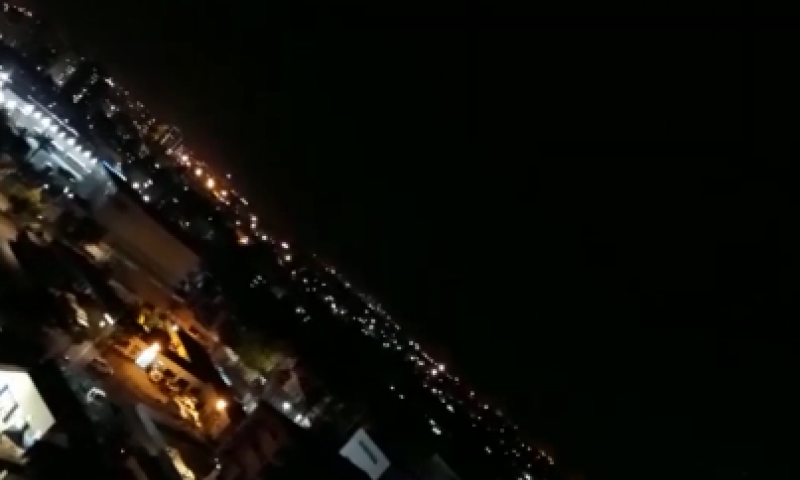 תיעוד מקומם: במהלך הצפירה- מופע זיקוקים. צפו