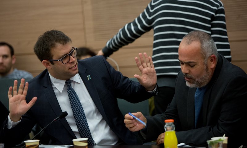 חזן הגיש תלונה נגד ח"כ הערבי: "מחבל בחליפה"