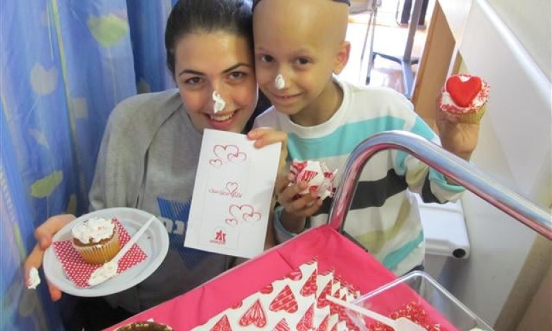 תמונה מפעילות זכרון מנחם עם ילדים חולי סרטן בטו באב