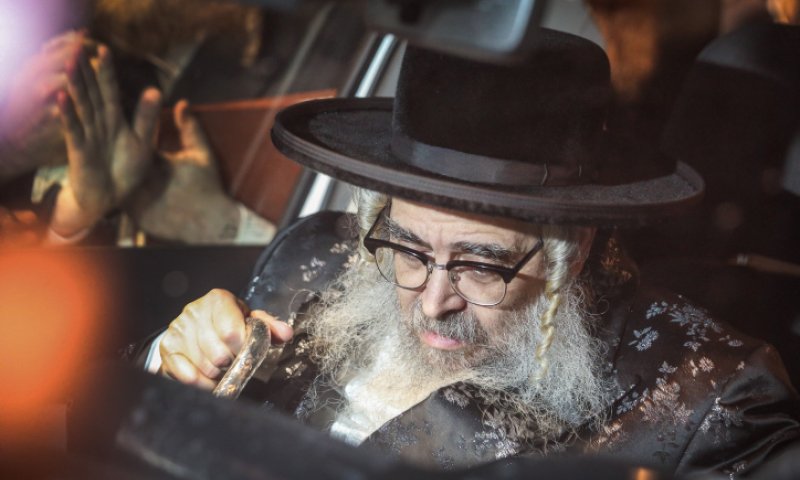 הרבי מסאטמר: נתניהו מפקיר יהודים כדי להמשיך לשלוט