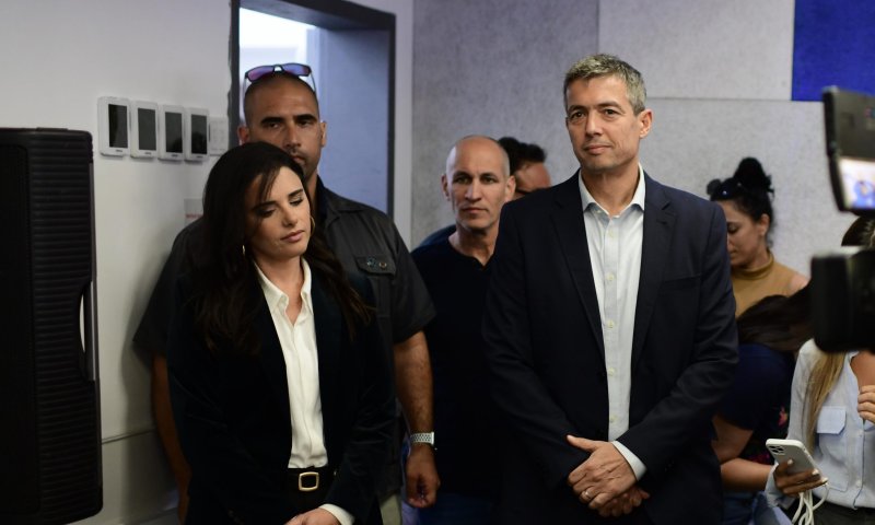 יודיעו על פיצול? איילת שקד ויועז הנדל בפגישה מכרעת