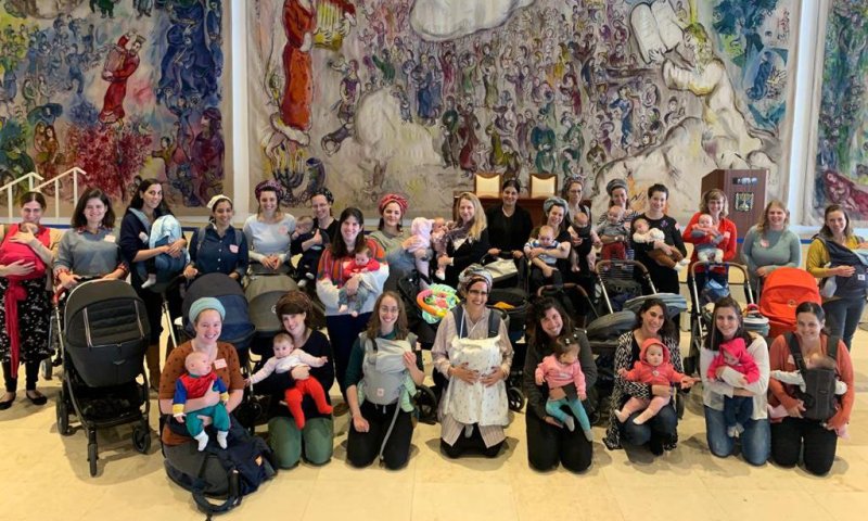 לראשונה בכנסת: סיור מיוחד לתינוקות