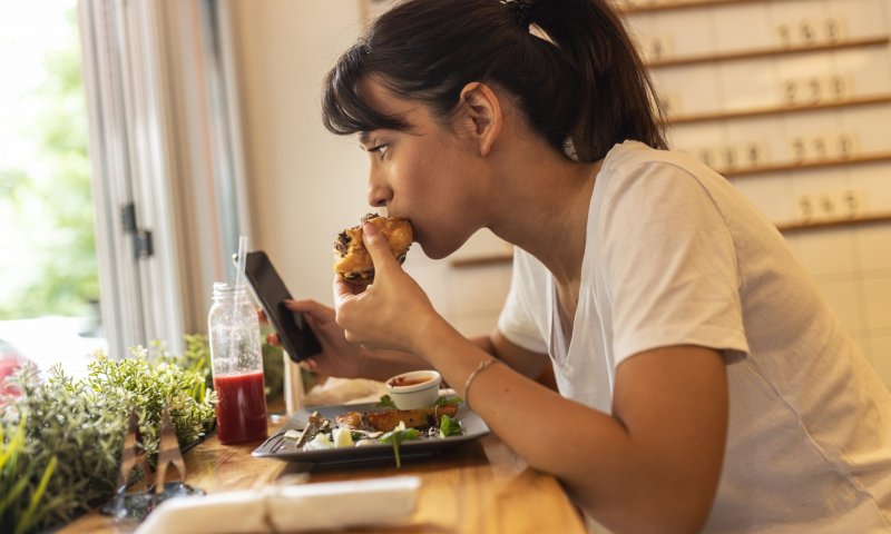 החופש הגדול בפתח: כך תדאגו לתזונה של בני הנוער שלכם