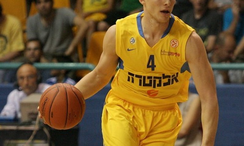 גל מקל חתם במכבי ת"א; ג'ורדן פארמר ישוחרר