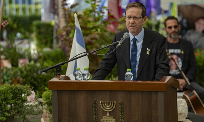 מהדקים יחסים: הרצוג יצא לביקור מדיני באפריקה