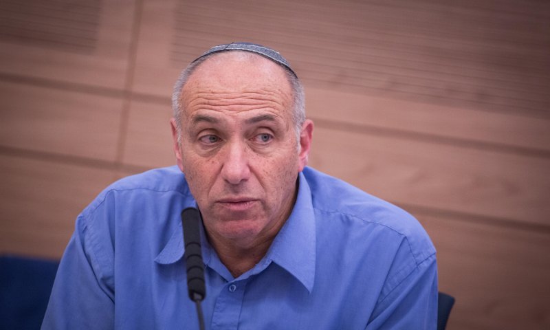 האם ייאסר על בית המשפט לפסול חוקים של הכנסת?