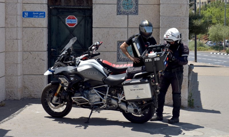 קטין נהג ללא רישיון על על רכב גנוב