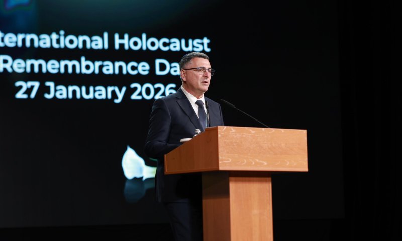 אירוע היסטורי: טקס לציון יום השואה הבינלאומי במדינה מוסלמית