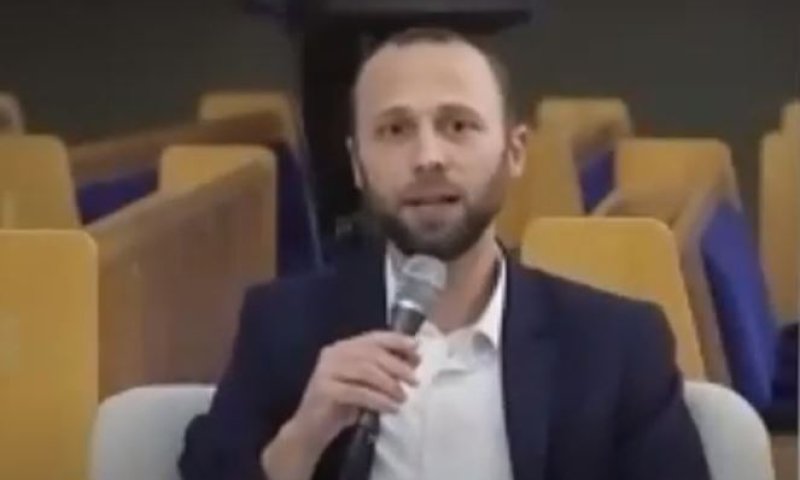 הרב עידו פכטר הודיע על פרישה מתפקידו