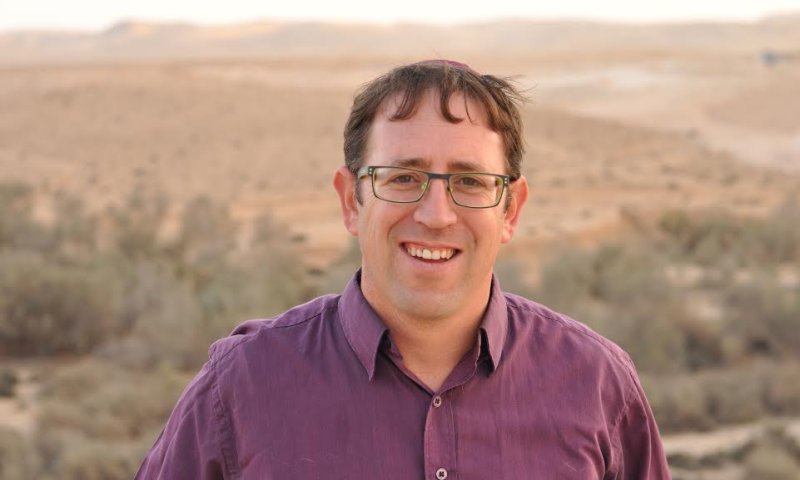 לא מיישרים "קו" / תגובה לרב קובי דביר