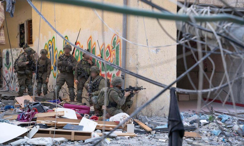 צפו: מחבלי חמאס התקרבו ללוחמים; כך זה נגמר