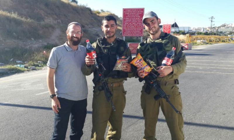 תושבי הר חברון, מפנקים מהשטח