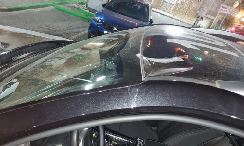 התפרעויות במאה שערים: אוטובוס נרגם באבנים