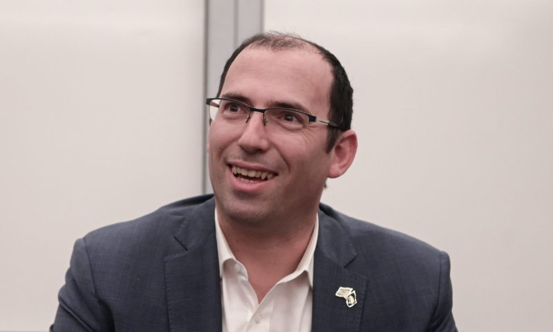 ניצחון לרוטמן: יוטלו הגבלות על הפגנות מול משפחתו