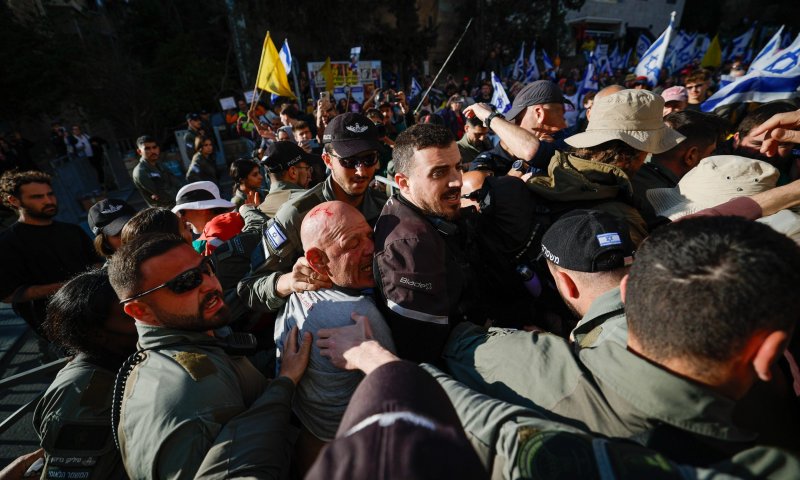 תקפו לוחמת מג״ב: 3 פעילי שמאל נעצרו בסמוך למעון רה״מ