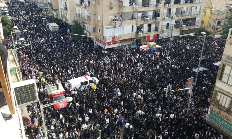 שידור חי: מעל חצי מיליון איש בהלוויית הרב שטיינמן