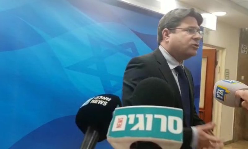 אקוניס תוקף את כחול לבן: מתלוננים על הבחירות שלנו