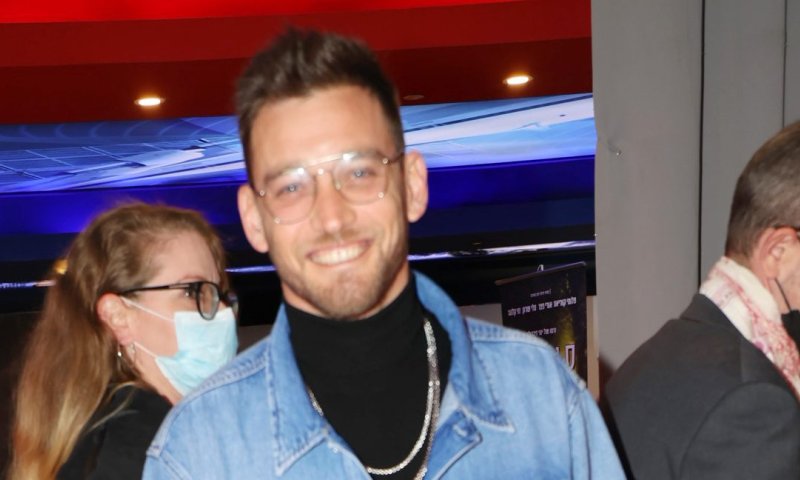 מזל טוב: דין מירושניקוב אבא לבן