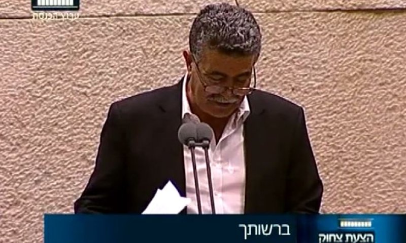 הצעת צחוק: השר עמיר פרץ מתבלבל