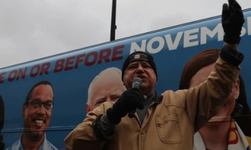 המועמד הדמוקרטי לסגן הנשיא: "הכבוד בגדול בחיי"