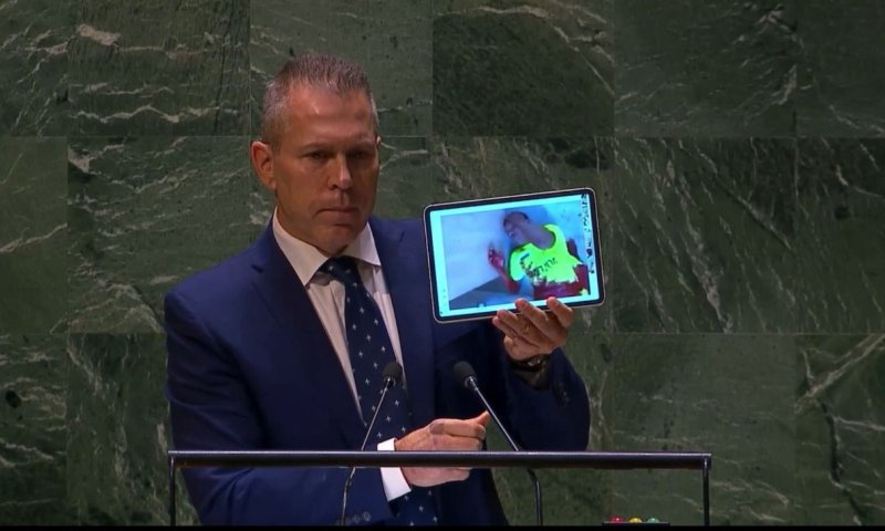 ארדן הציג סרטון של מחבלי חמאס כורתים ראש באו"ם