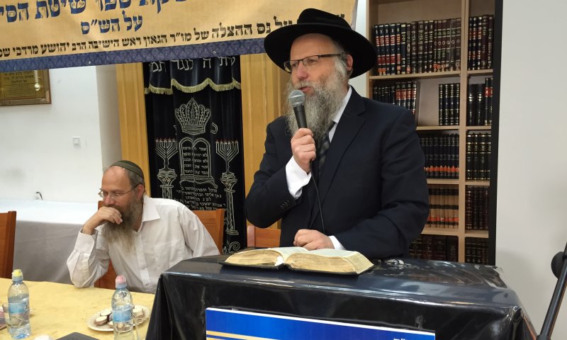 הרב שמידט על הנס שלו: "ירו עלינו 28 קליעים"