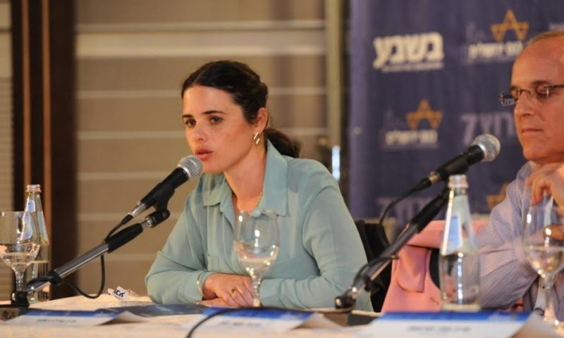 בנט ירוץ לראשות הממשלה? שקד: "הוא חותר להנהיג את עם ישראל"