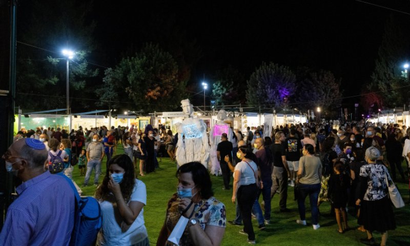 הפר מעצר בית, תקף מאבטח בהופעה &ndash; ונעצר