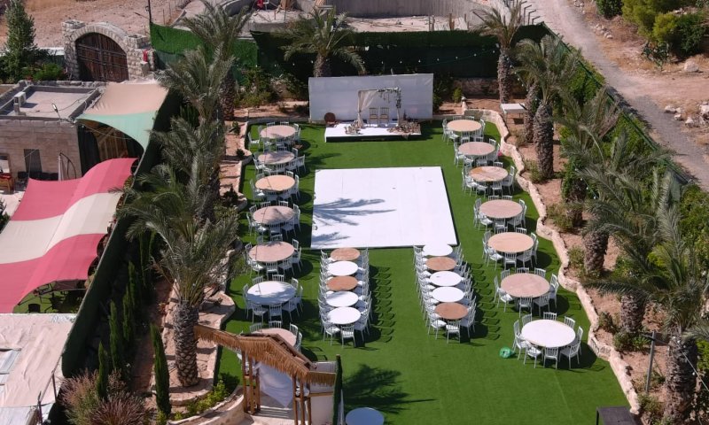 סוף לחגיגות: נהרס גן אירועים שאיים על כביש מרכזי בגוש עציון