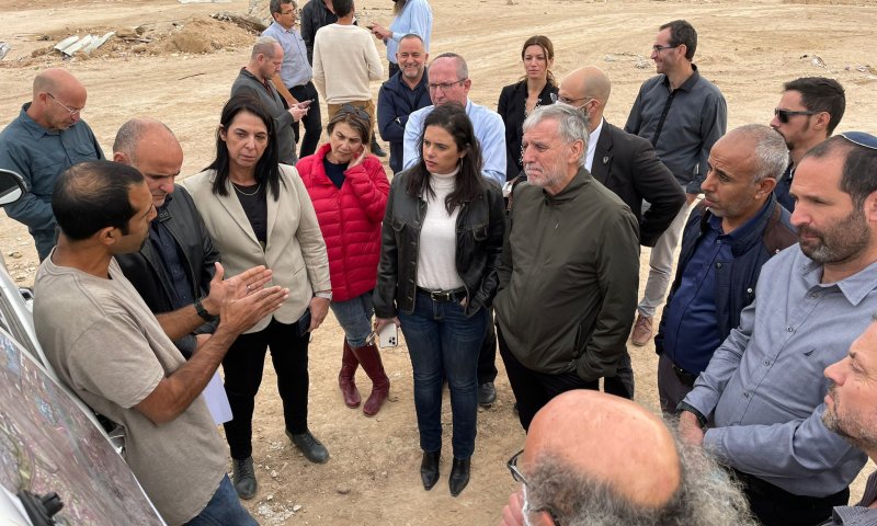 הפעם נכנסו פנימה: השרים בסיור ברהט ובנגב