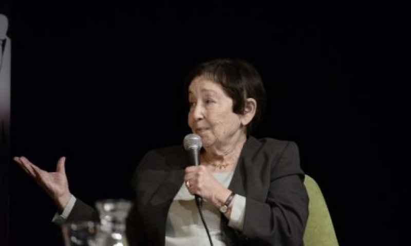 אחרי 42 שנה: מינה צמח בהודעה דרמטית